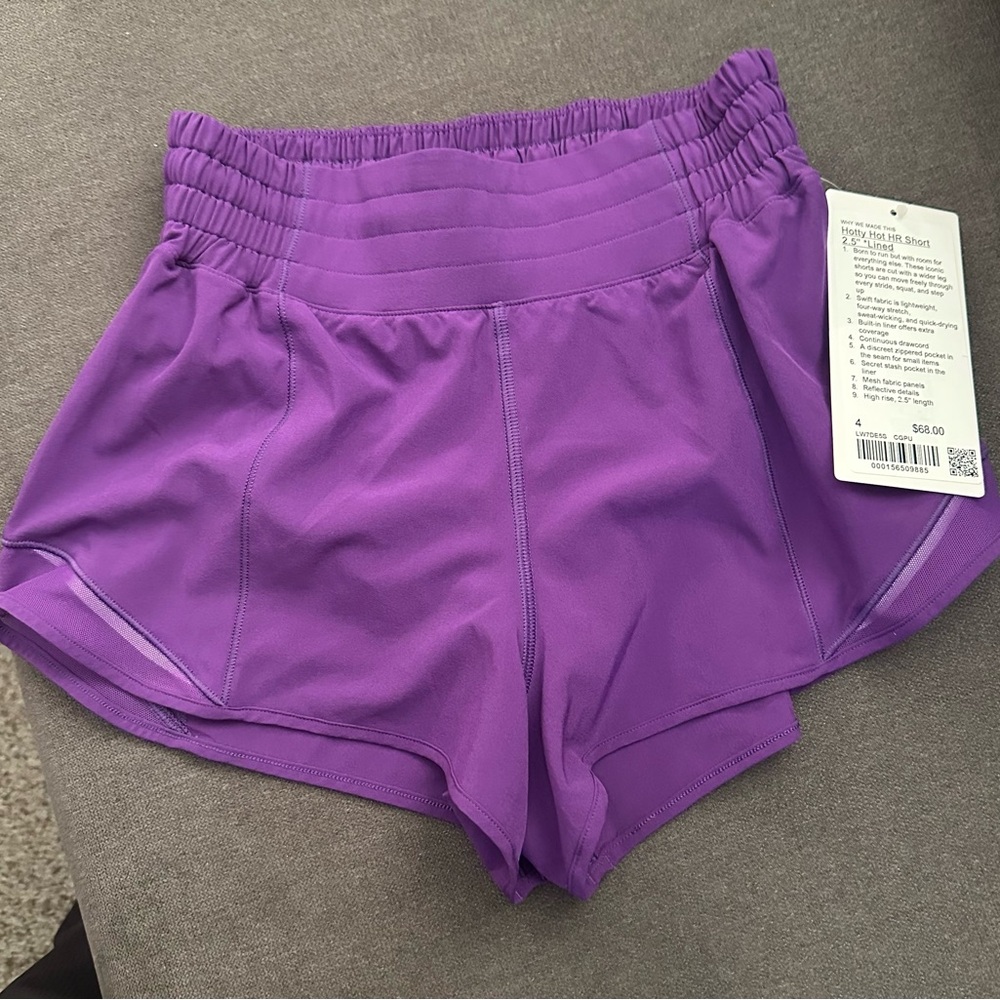 NWT Lululemon Hotty Hot HR Short
2.5" *Lined - Purple ( Size 4 )